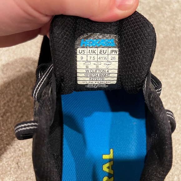 Hoka Clifton 4 Women’s Black White Running Shoes Sz 9 - Picture 2 of 2